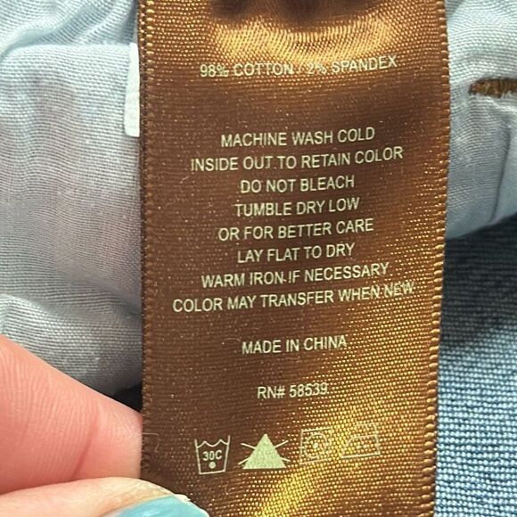 Kut from the Kloth Katy Boyfriend Short Petite Distressed Shorts size 8P - Picture 9 of 9